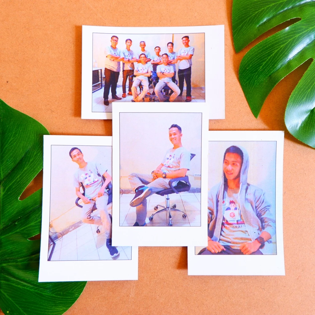 Geo Grafika - 25 pcs Cetak Foto Polaroid Murah Custom Ukuran 2R Tanpa Po